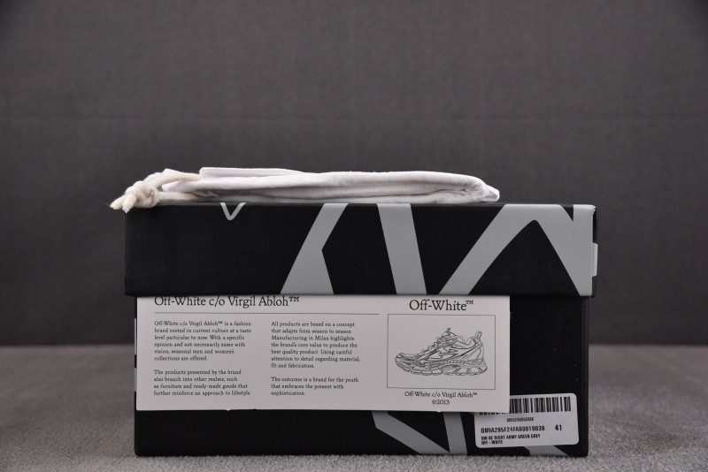 Off-White c/o Virgil Abloh