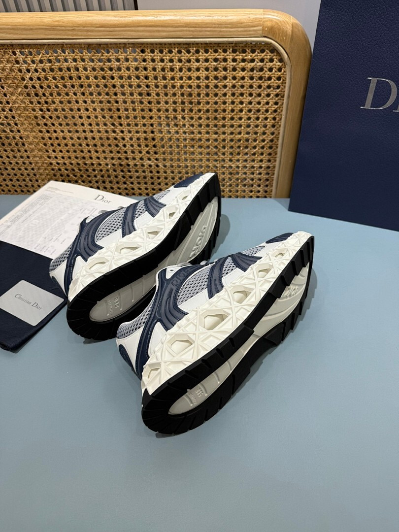 DR B35 NXXT sneaker