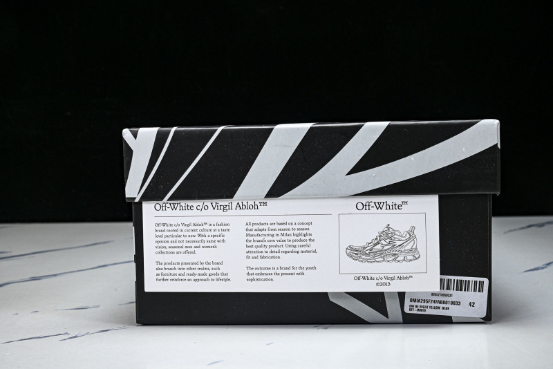 Off-White c/o Virgil Abloh