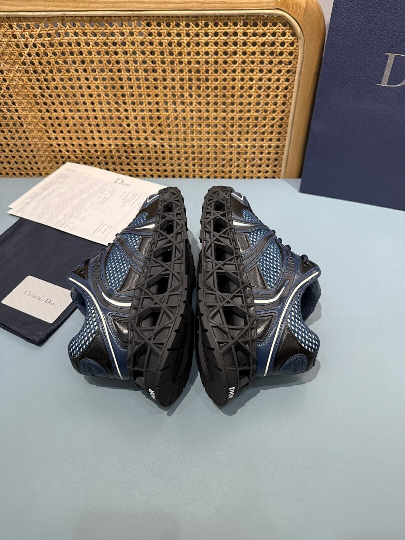 DR B35 NXXT sneaker