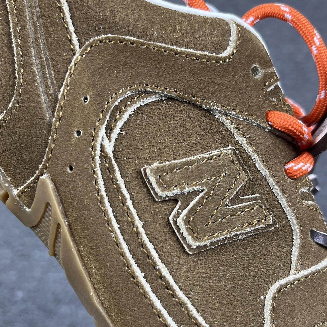Miu Miu X NEW BALANCE Suede 530