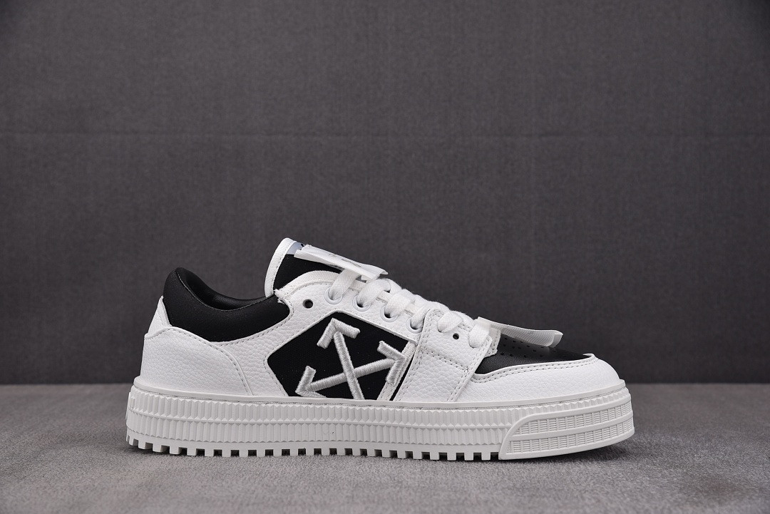 Off-White c/o Virgil Abloh