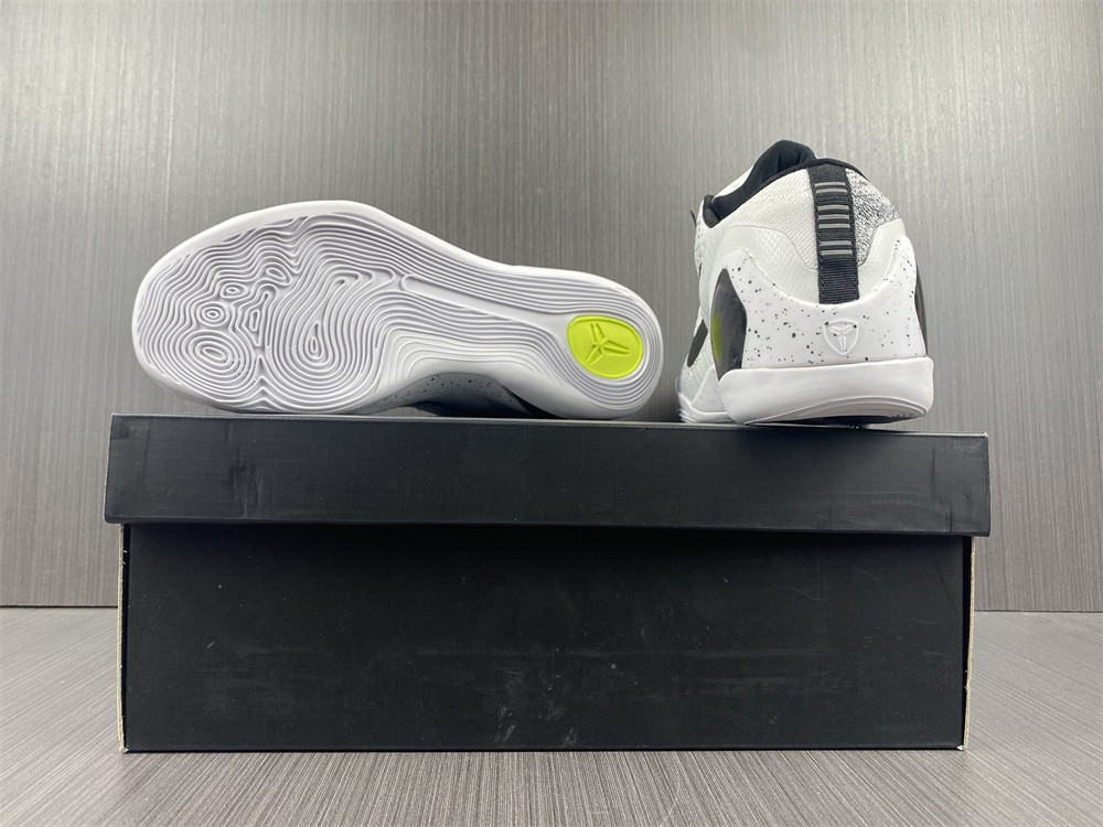 NIKE ZOOM KOBE 9 ELITE LOW XDR 