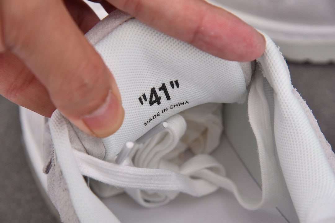 Off-White c/o Virgil Abloh