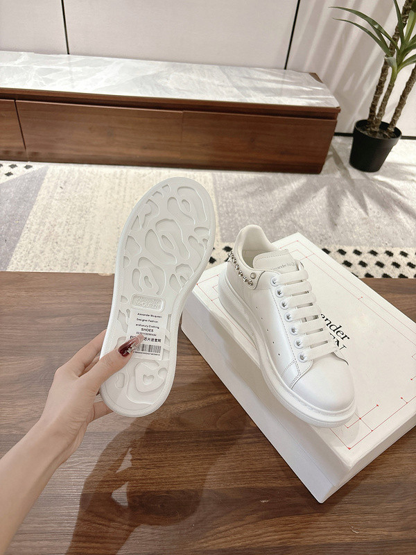 ALEXANDER MCQUEEN SNEAKER