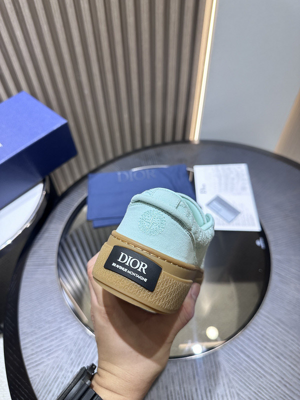 DR B33 SNEAKER