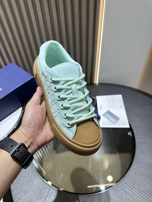 DR B33 SNEAKER
