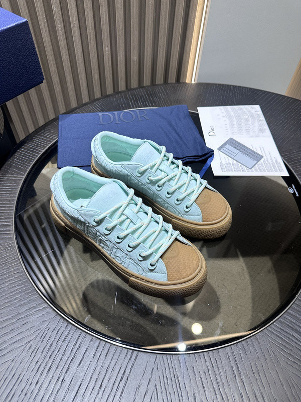DR B33 SNEAKER