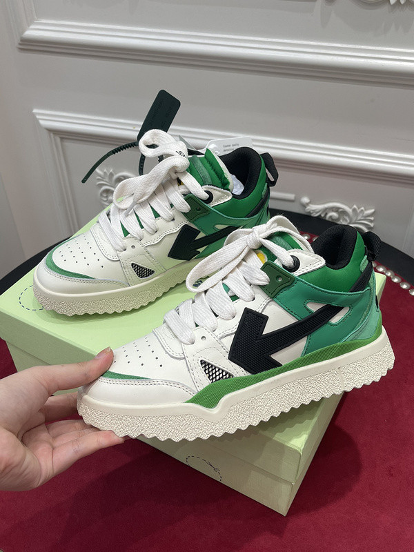Off-White c/o Virgil Abloh