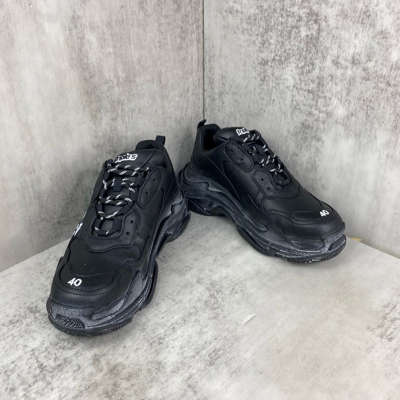 BALENCIAGA TRIPLE S