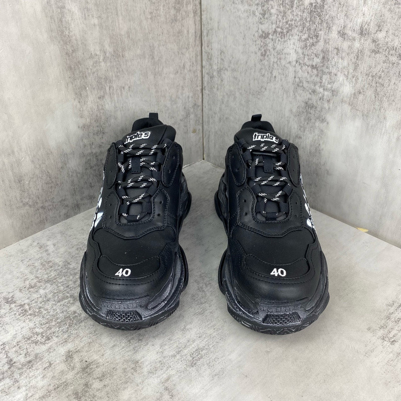 BALENCIAGA TRIPLE S