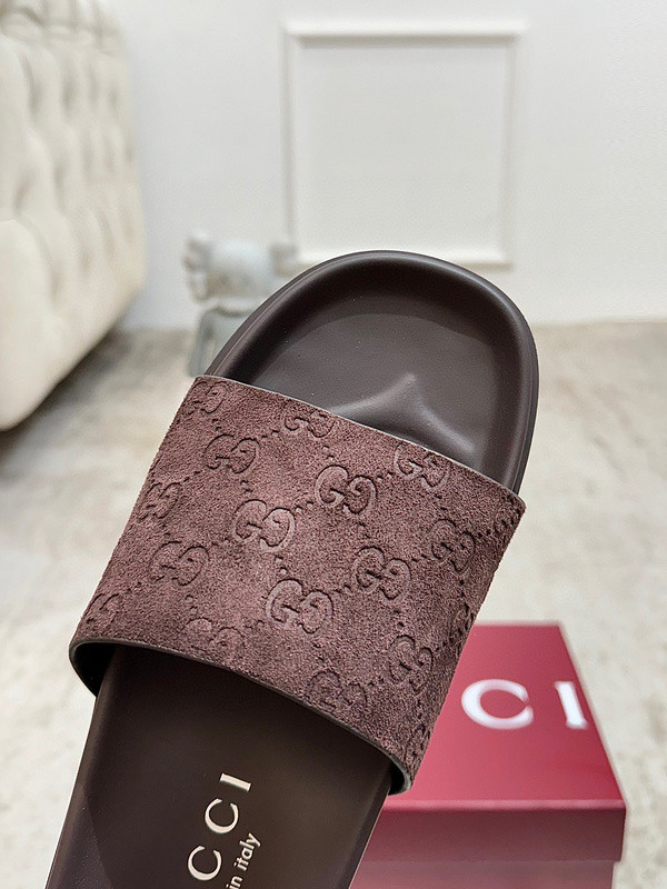 GUC LEATHER SLIDE