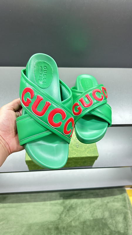 GUC LEATHER SLIDE