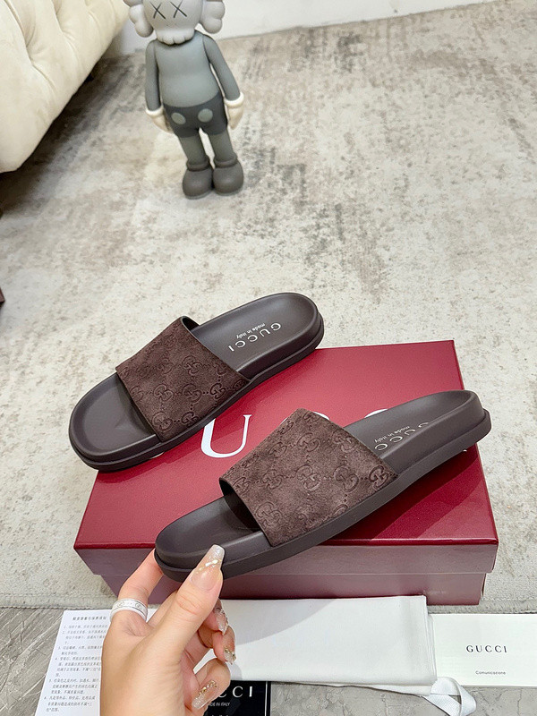 GUC LEATHER SLIDE