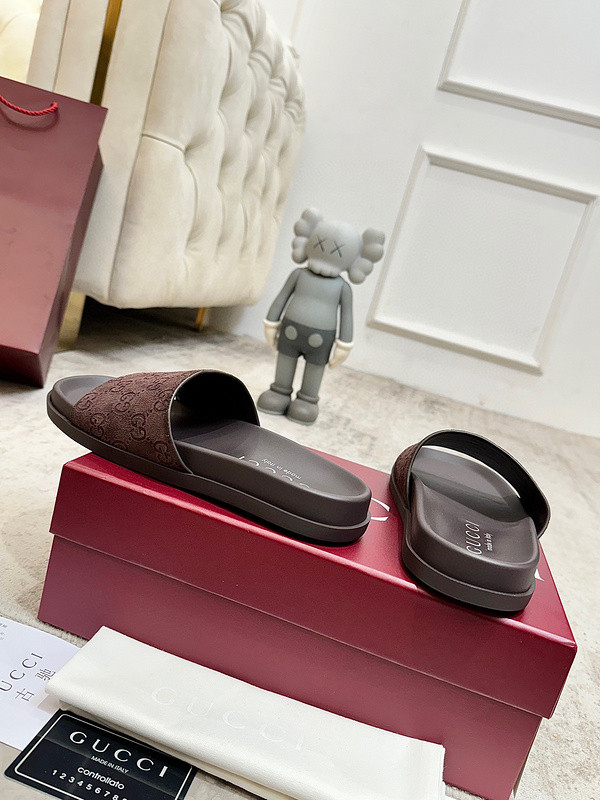 GUC LEATHER SLIDE