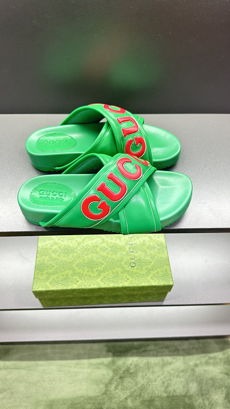GUC LEATHER SLIDE