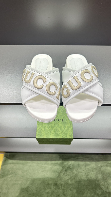 GUC LEATHER SLIDE