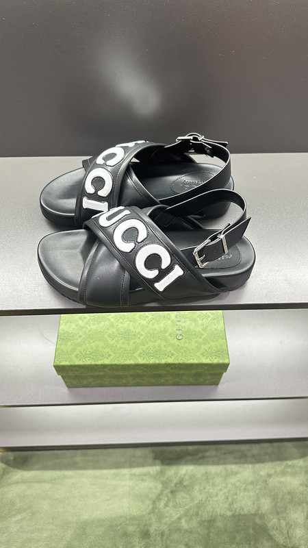 GUC LEATHER SLIDE