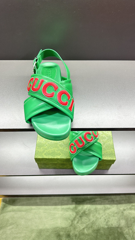 GUC LEATHER SLIDE