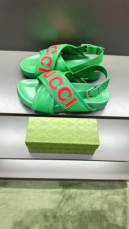 GUC LEATHER SLIDE