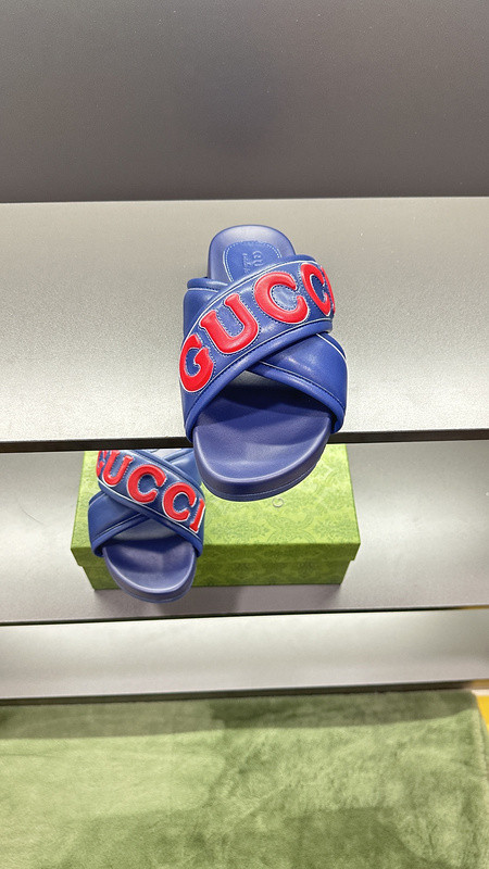 GUC LEATHER SLIDE