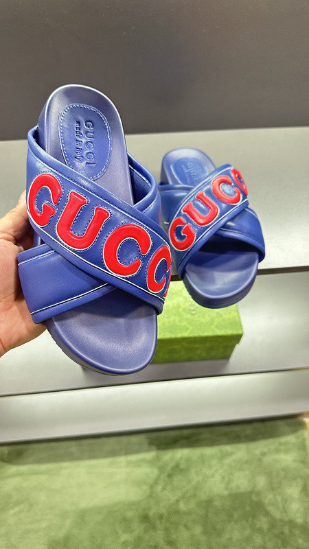 GUC LEATHER SLIDE