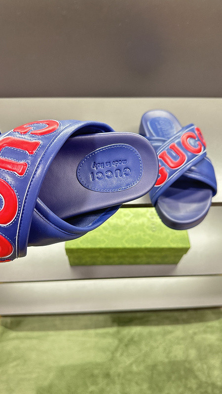 GUC LEATHER SLIDE