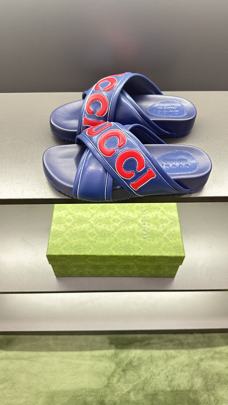 GUC LEATHER SLIDE