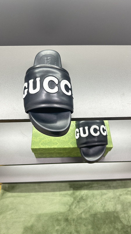 GUC LEATHER SLIDE