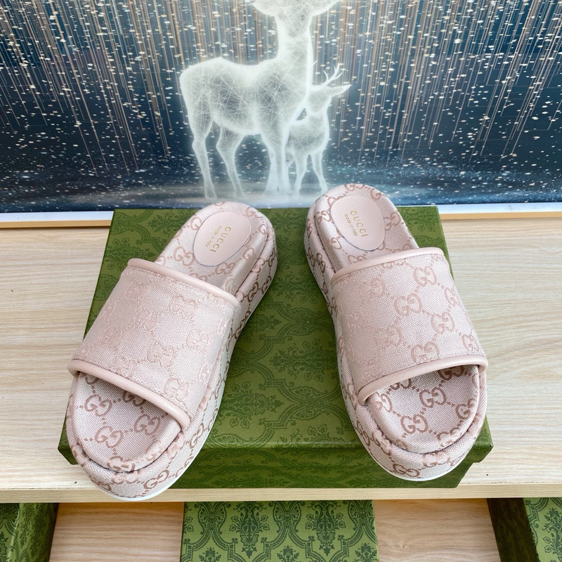 GUC LEATHER SLIDE