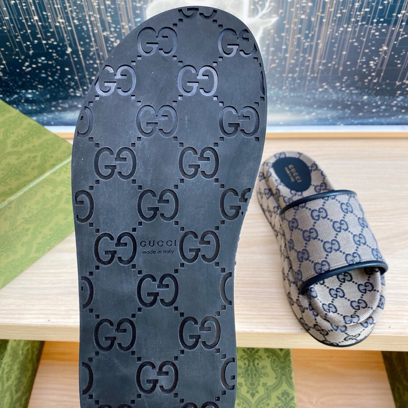 GUC LEATHER SLIDE