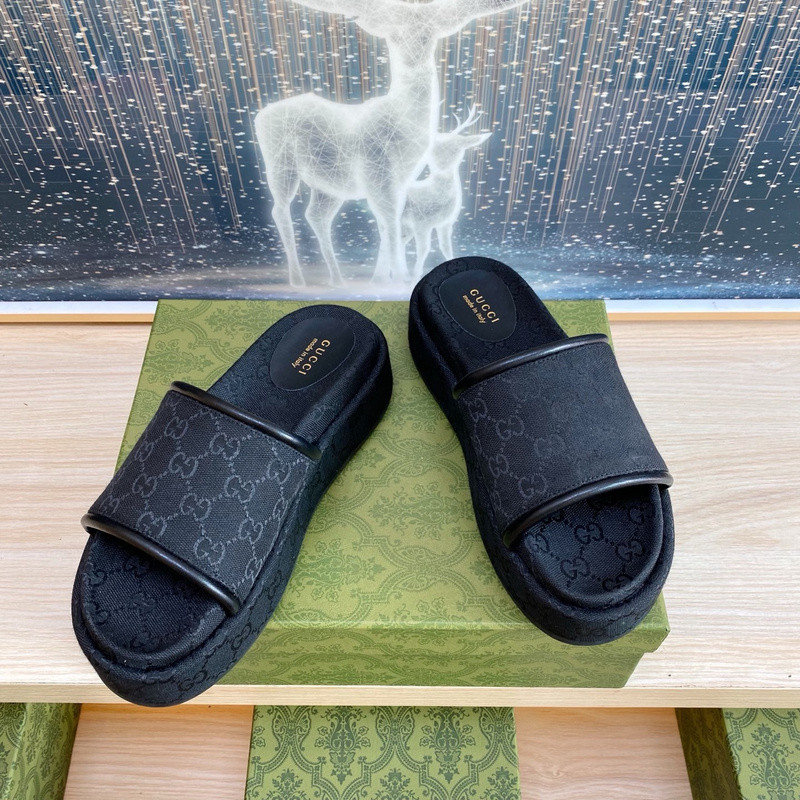 GUC LEATHER SLIDE