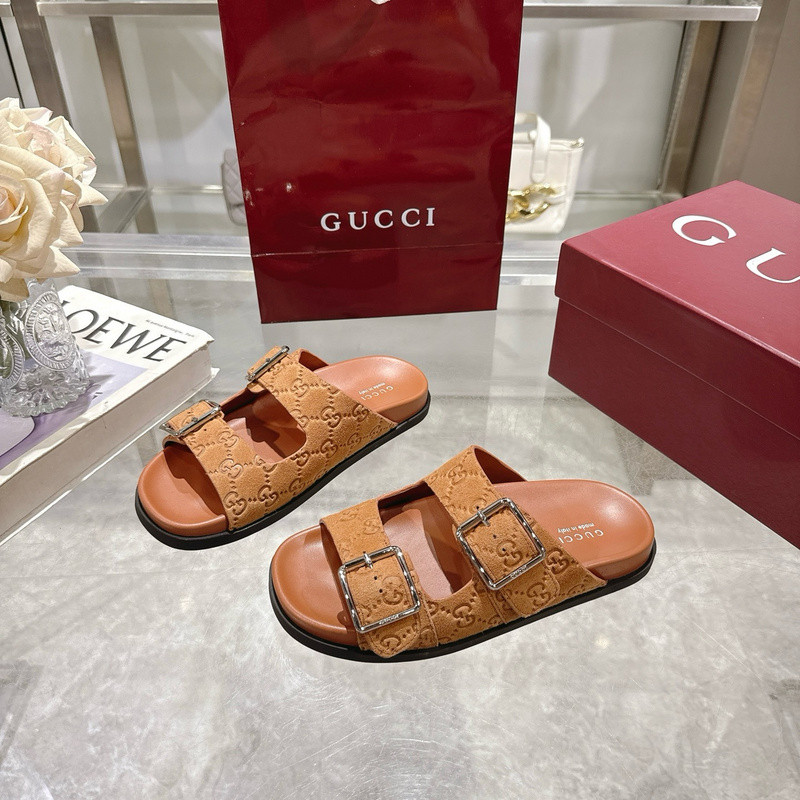 GUC LEATHER SLIDE