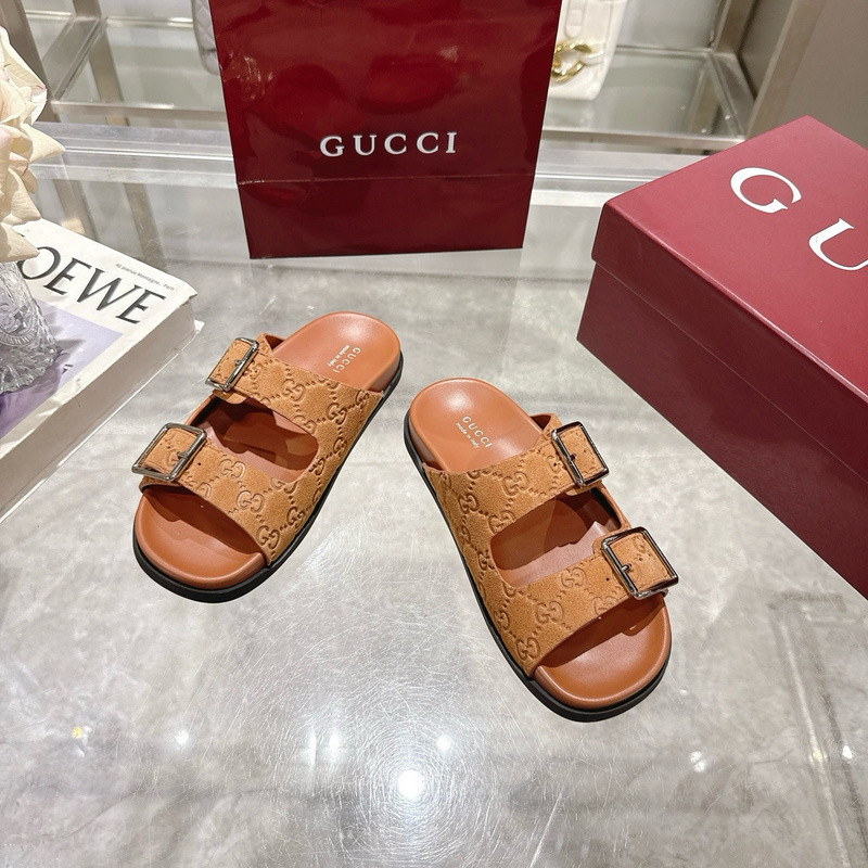GUC LEATHER SLIDE