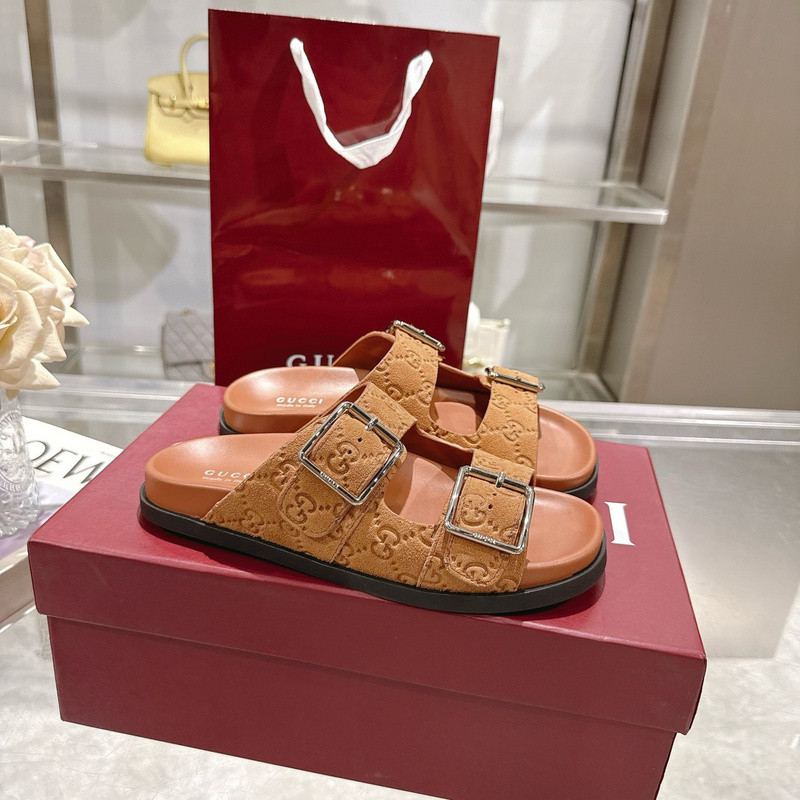 GUC LEATHER SLIDE