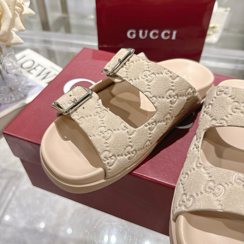 GUC LEATHER SLIDE