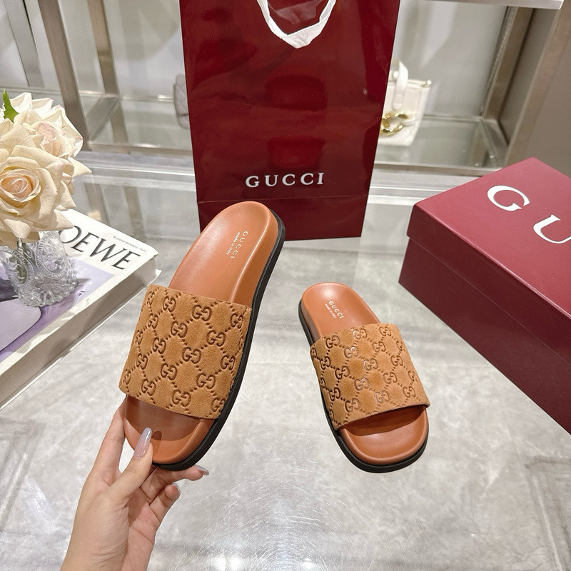GUC LEATHER SLIDE