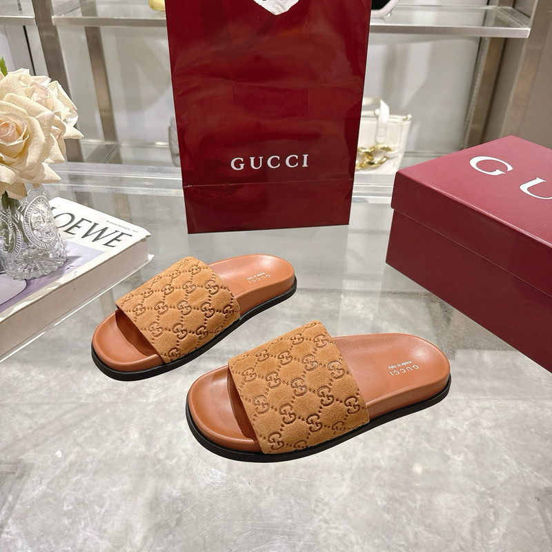 GUC LEATHER SLIDE