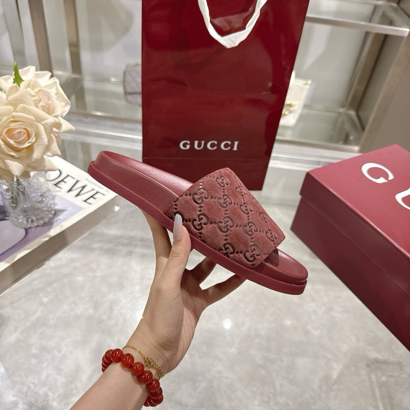 GUC LEATHER SLIDE