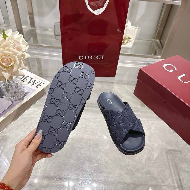 GUC LEATHER SLIDE