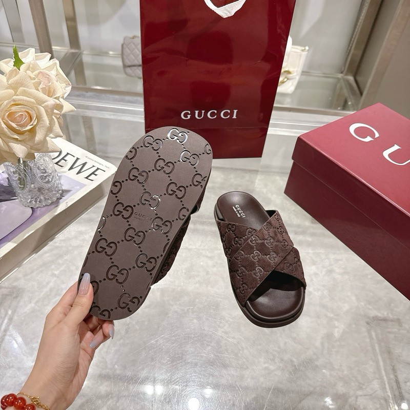 GUC LEATHER SLIDE