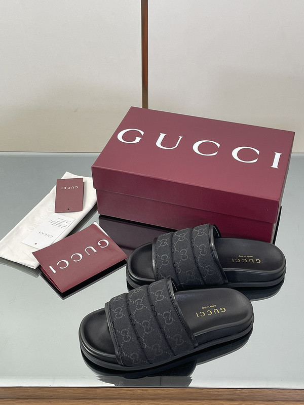GUC LEATHER SLIDE