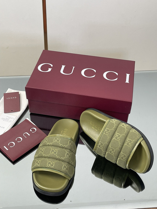 GUC LEATHER SLIDE