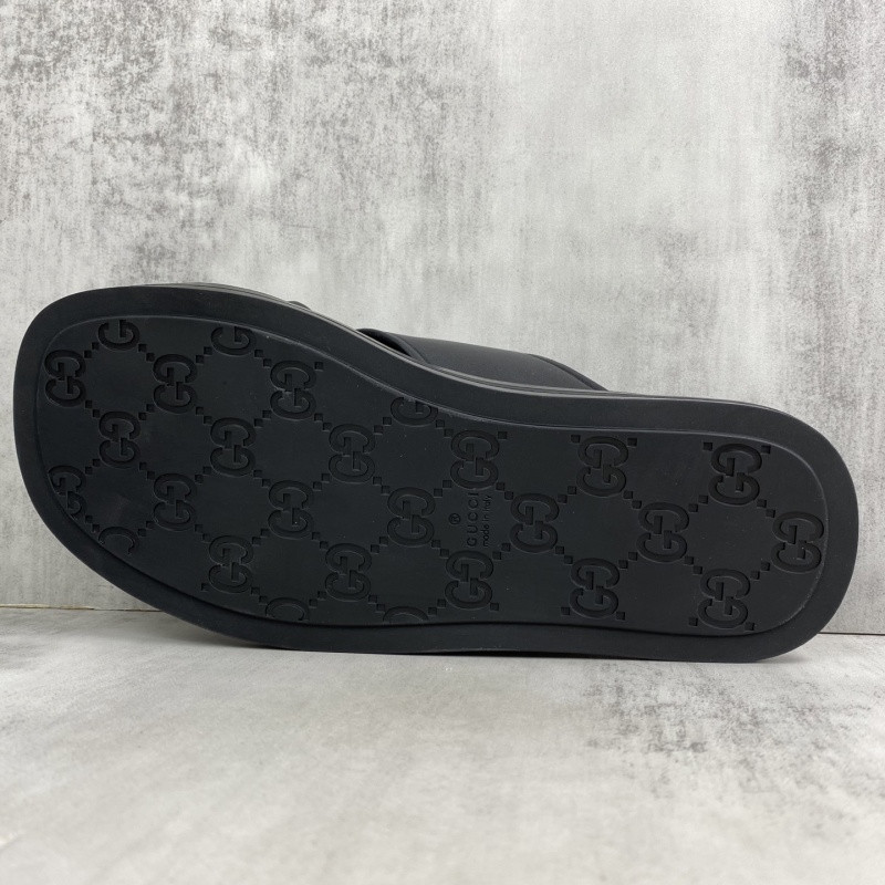 GUC LEATHER SLIDE