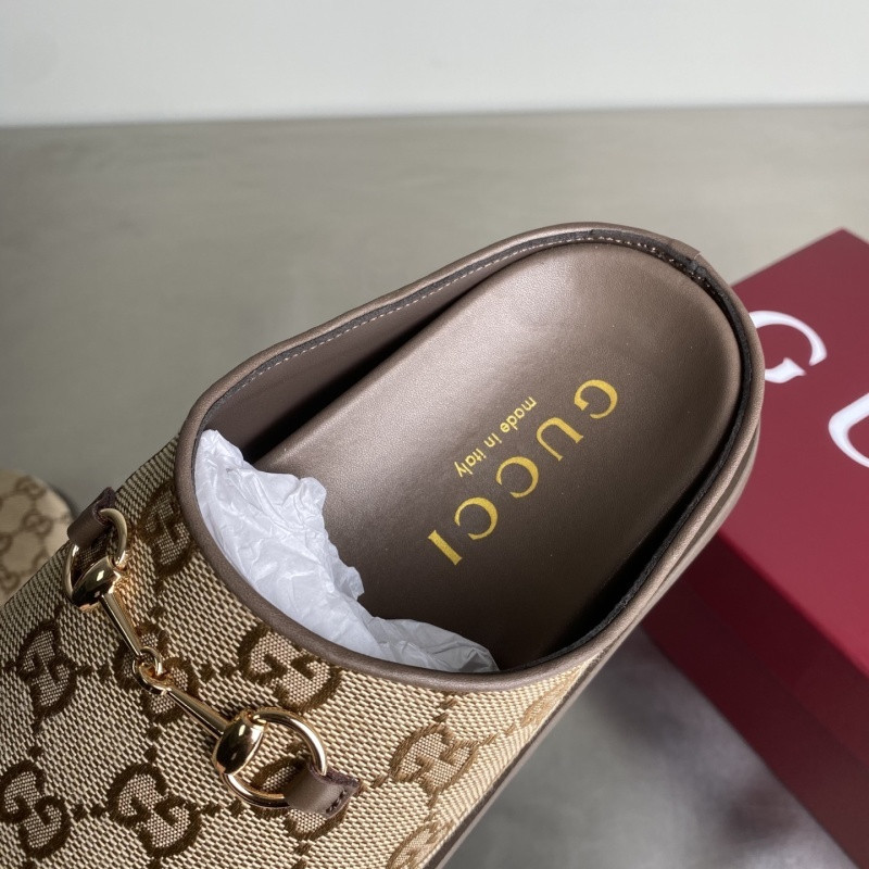 GUC LEATHER SLIDE