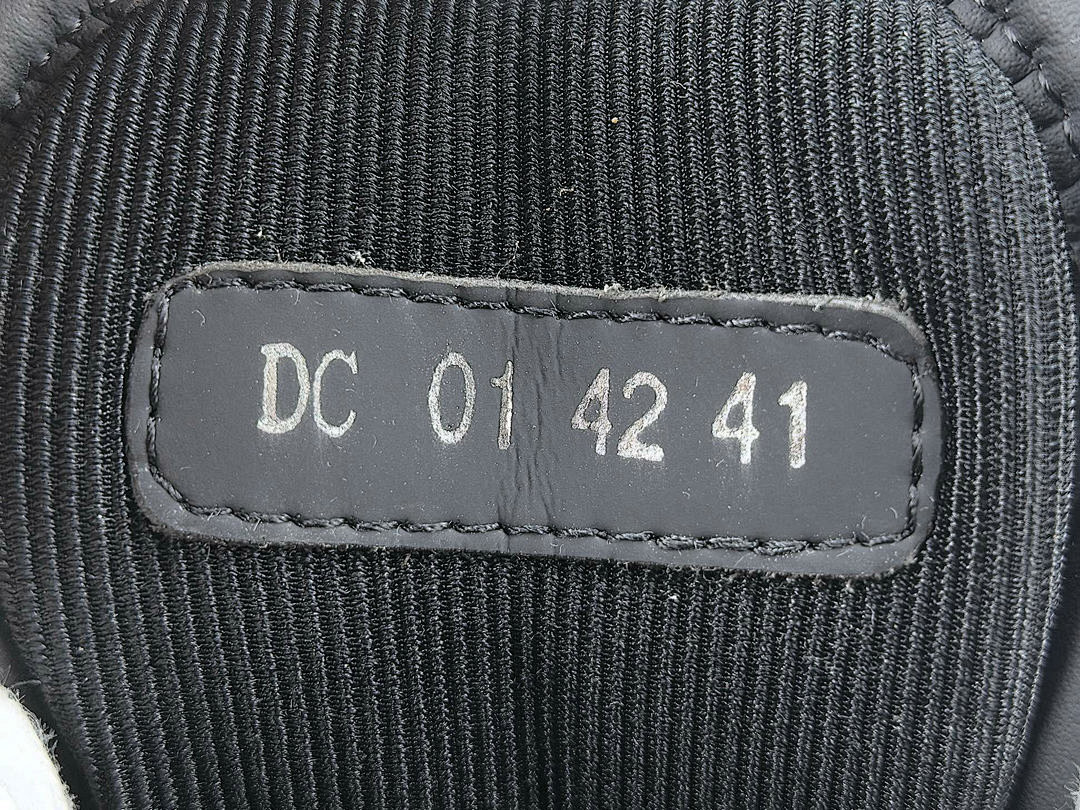 D10r SNEAKERS
