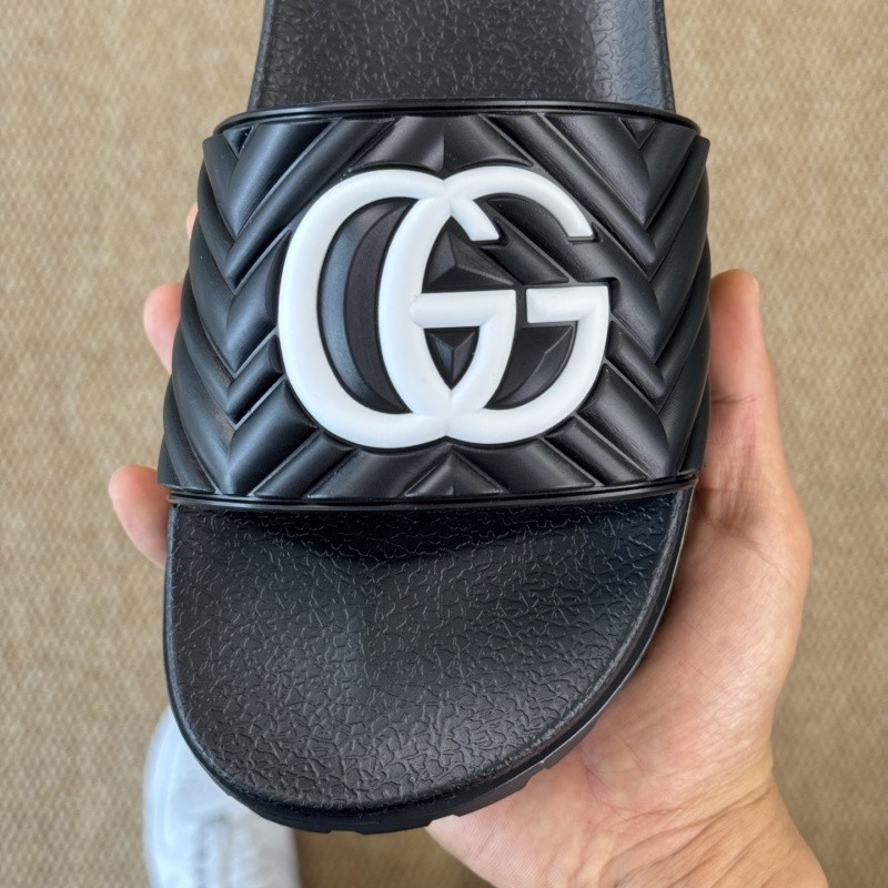 GUC LEATHER SLIDE