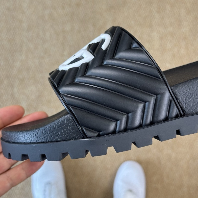 GUC LEATHER SLIDE