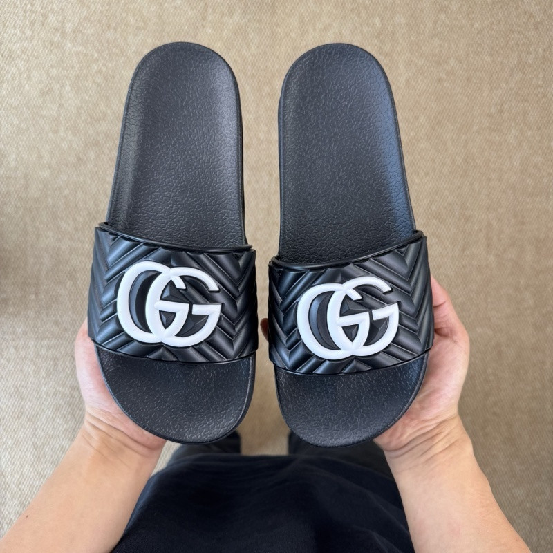 GUC LEATHER SLIDE