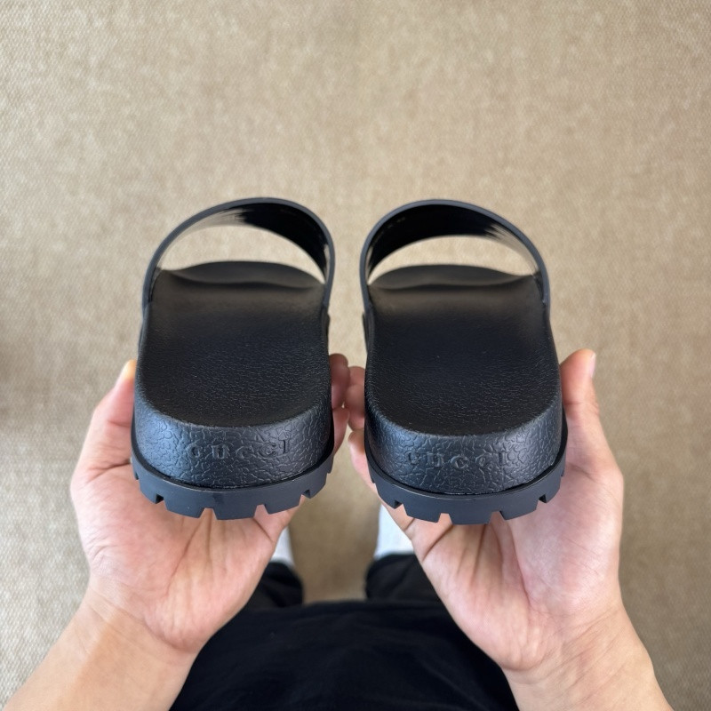 GUC LEATHER SLIDE